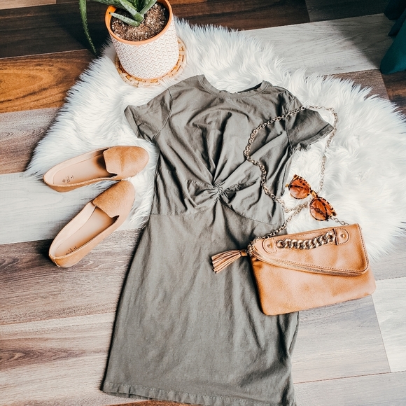 be.you.ti.ful Dresses & Skirts - Green tied front dress